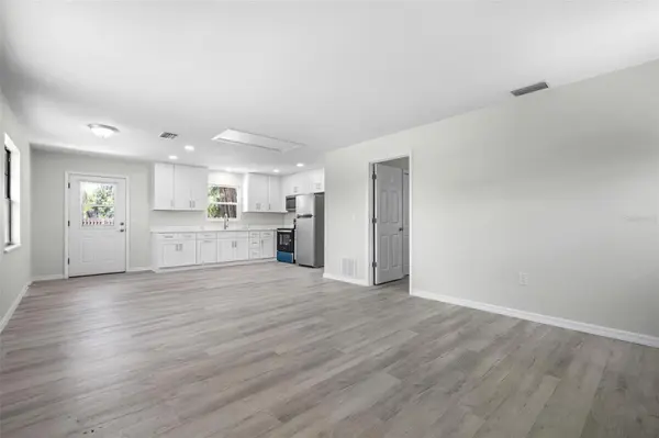 2331 MISSION VALLEY BLVD, Nokomis, FL 34275