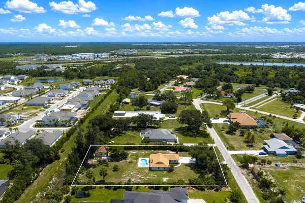 2331 MISSION VALLEY BLVD, Nokomis, FL 34275