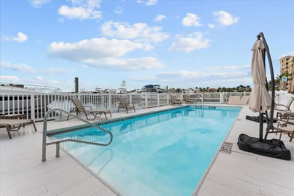 102 RIVIERA DUNES WAY #S-97, Palmetto, FL 34221