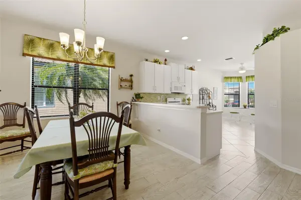 8155 STIRLING FALLS CIR, Sarasota, FL 34243