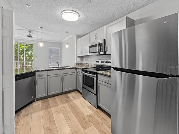 5601 BENTGRASS DR #10-112, Sarasota, FL 34235