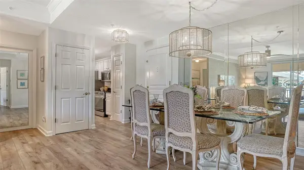 750 N TAMIAMI TRL #304, Sarasota, FL 34236