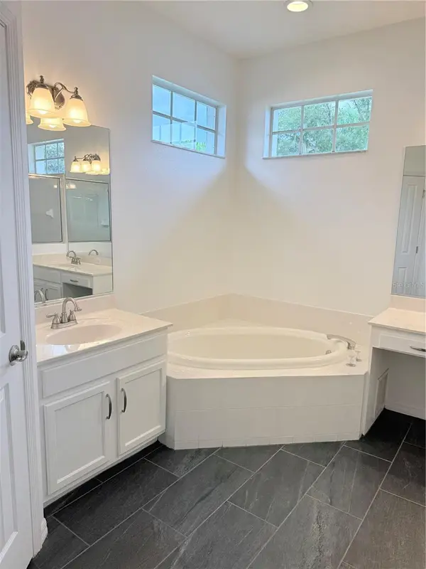 6607 MEANDERING WAY, Bradenton, FL 34202
