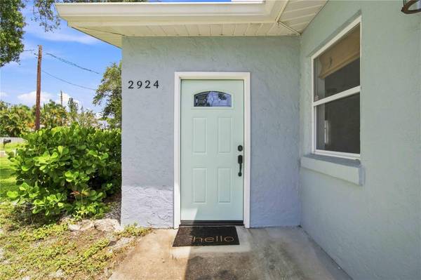 2924 HILLVIEW ST, Sarasota, FL 34239