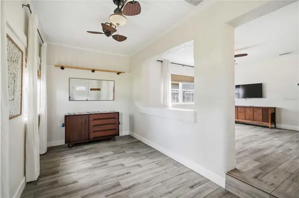2924 HILLVIEW ST, Sarasota, FL 34239