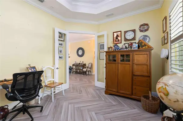 146 E TAMPA AVE, Venice, FL 34285