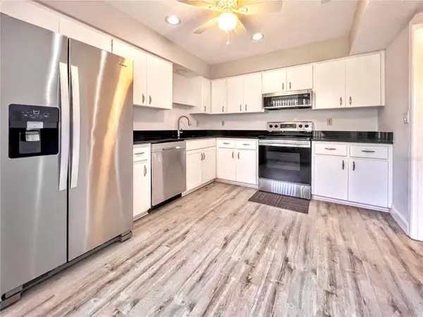 5549 BOULDER BLVD #7, Sarasota, FL 34233
