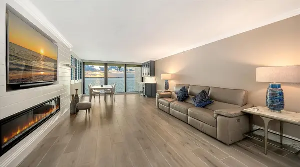 101 SUNSET DR #103, Sarasota, FL 34236
