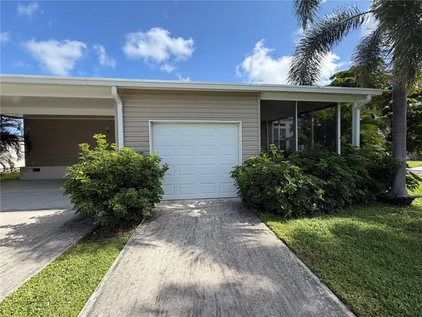 5274 E CAMELOT DR, Sarasota, FL 34233