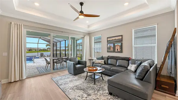 3231 ALBA CIR, Bradenton, FL 34211