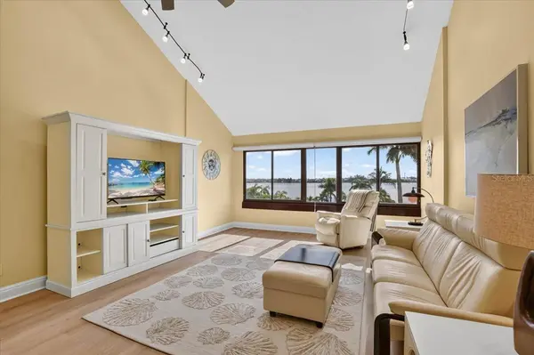1007 GULF DR N #217, Bradenton Beach, FL 34217