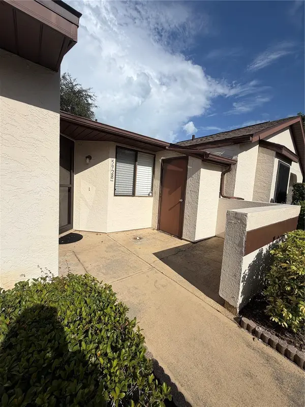 5928 36TH AVENUE CIR W #E, Bradenton, FL 34209