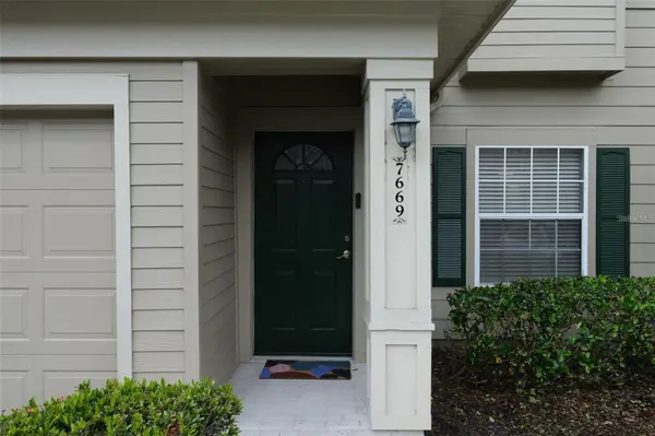 7669 PLANTATION CIR, University Park, FL 34201