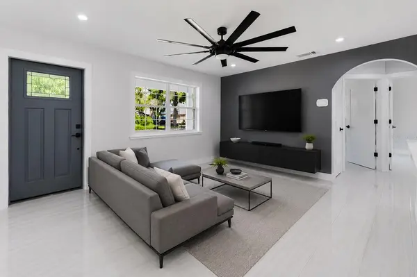 639 HAND AVE, Sarasota, FL 34232