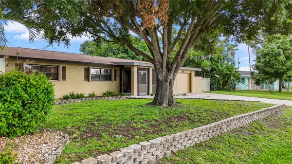 4029 COUNTRY CLUB BLVD, Cape Coral, FL 33904