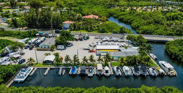 6817 BAYSHORE RD, Palmetto, FL 34221