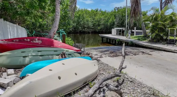 6817 BAYSHORE RD, Palmetto, FL 34221