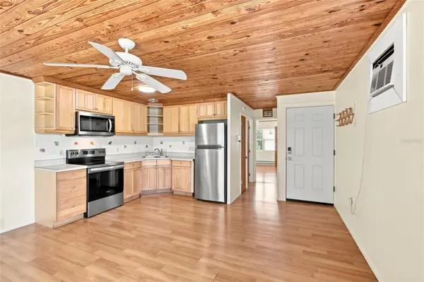 455 62ND ST, Holmes Beach, FL 34217
