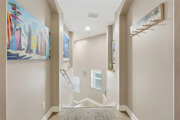 710 TARPON COVE DR #203, Naples, FL 34110