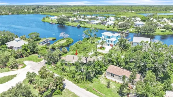 807 LUCILLE AVE, Nokomis, FL 34275