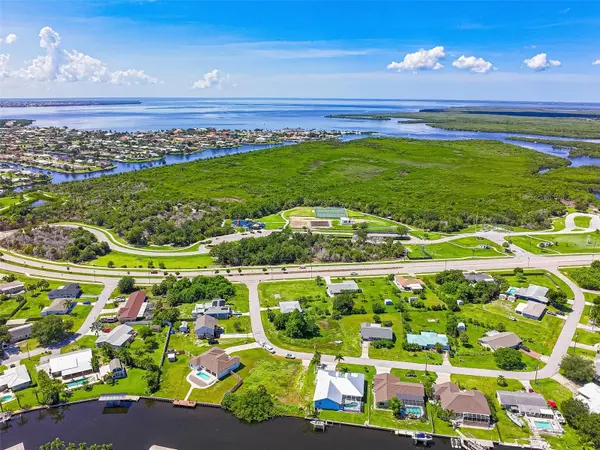 206 S WATERWAY DR NW, Port Charlotte, FL 33952