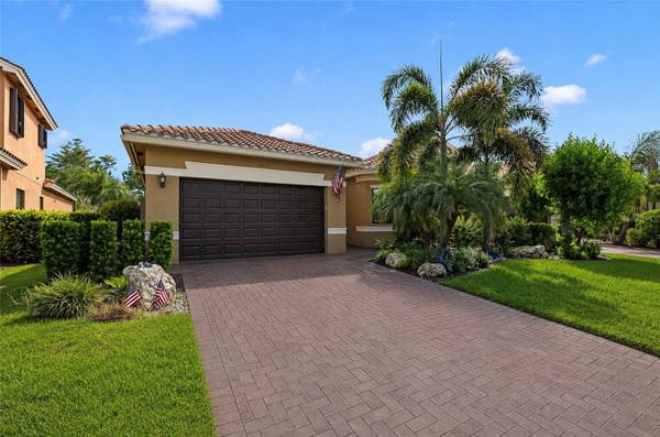 10035 CHESAPEAKE BAY DR, Fort Myers, FL 33913