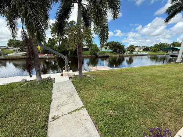 165 DARTMOUTH DR NW, Port Charlotte, FL 33952