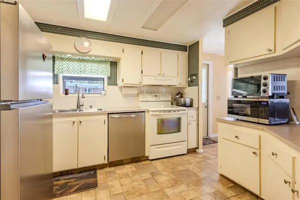 2100 KINGS HWY #27, Port Charlotte, FL 33980