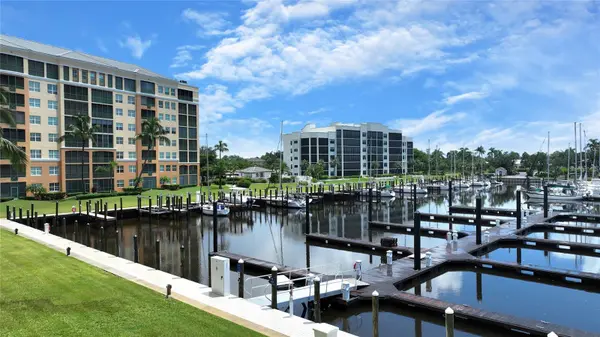2060 MATECUMBE KEY RD #2402, Punta Gorda, FL 33955
