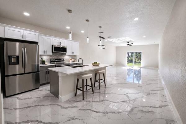 4818 24TH ST SW, Lehigh Acres, FL 33973