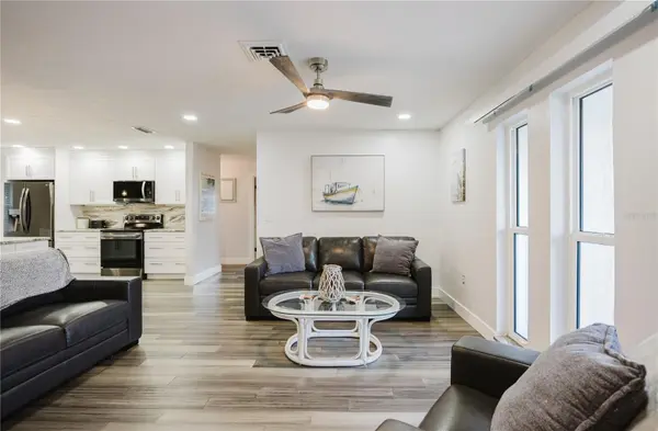 625 E BAFFIN DR, Venice, FL 34293
