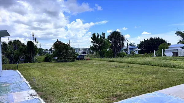 1305 KINGFISHER DR, Englewood, FL 34224