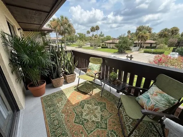 42 CLUB HOUSE DR #207, Palm Coast, FL 32137
