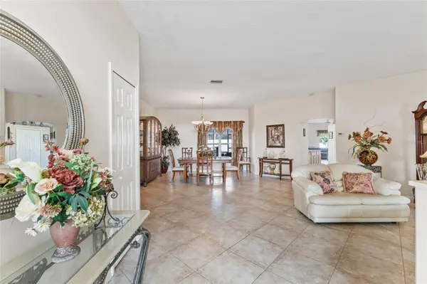16 LONDON DR, Palm Coast, FL 32137