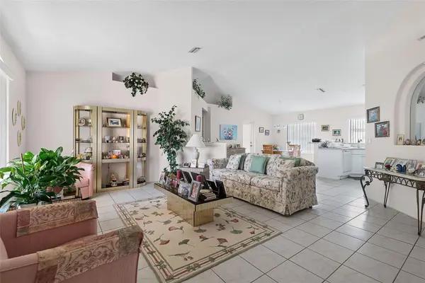 52 FENWICK LN, Palm Coast, FL 32137