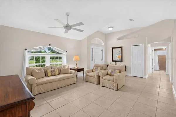 39 WHITE HOUSE DR, Palm Coast, FL 32164