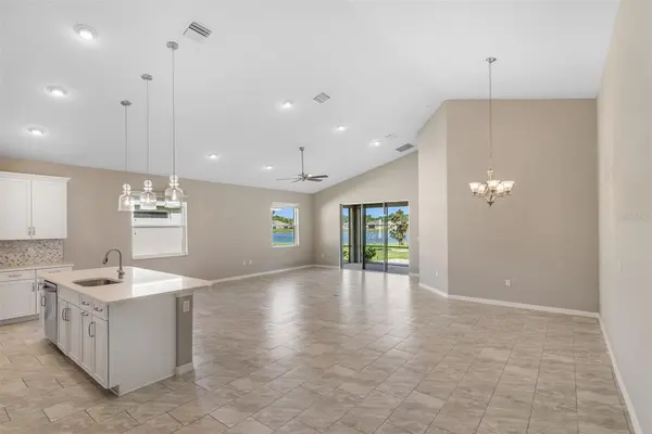 4 TIDEWAY TRL, Palm Coast, FL 32137