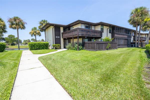 60 CLUB HOUSE DR #208, Palm Coast, FL 32137