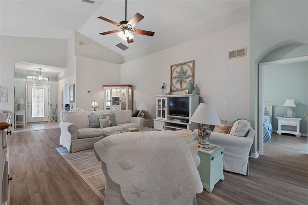 4 CROSSBAR WAY, Palm Coast, FL 32137