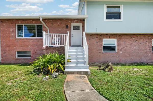 10 TIPPERARY LN, Ormond Beach, FL 32176