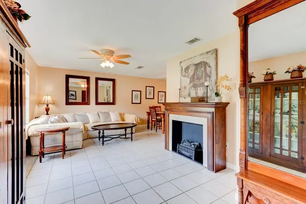 16 LAUREL OAKS CIR, Ormond Beach, FL 32174