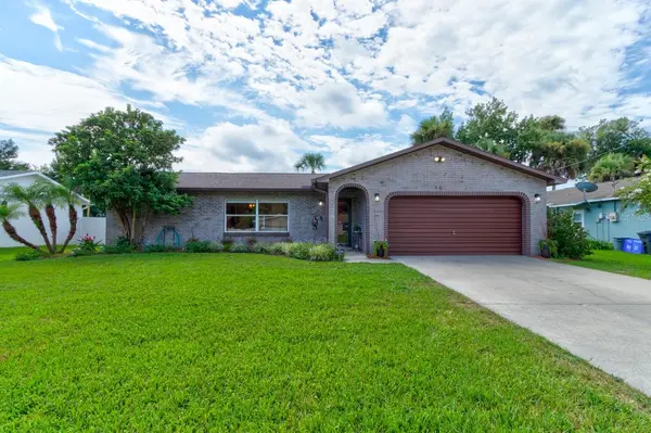 16 LAUREL OAKS CIR, Ormond Beach, FL 32174