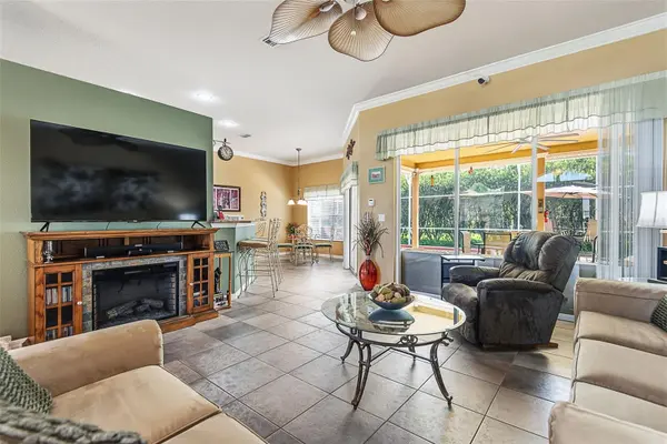 1 KALENDAR CT, Palm Coast, FL 32164