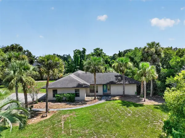 2085 SUSSEX DR, Mount Dora, FL 32757