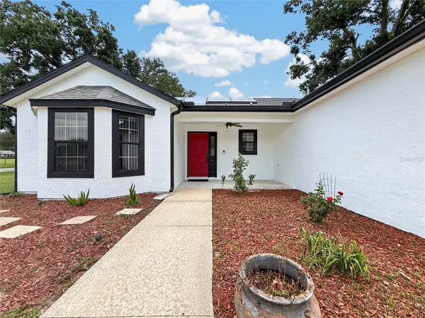 370 CARRIAGE LN, Lady Lake, FL 32159