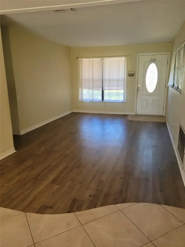 1300 PARK AVE, Tavares, FL 32778