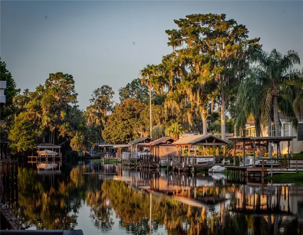 1021 HILLTOP RD, Tavares, FL 32778