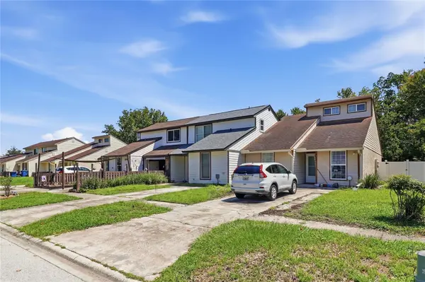 1945 OAK WATER DR, Jacksonville, FL 32225
