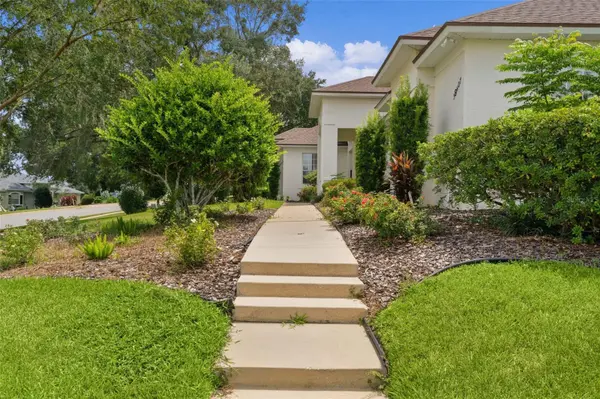 39407 TREELINE DR, Lady Lake, FL 32159