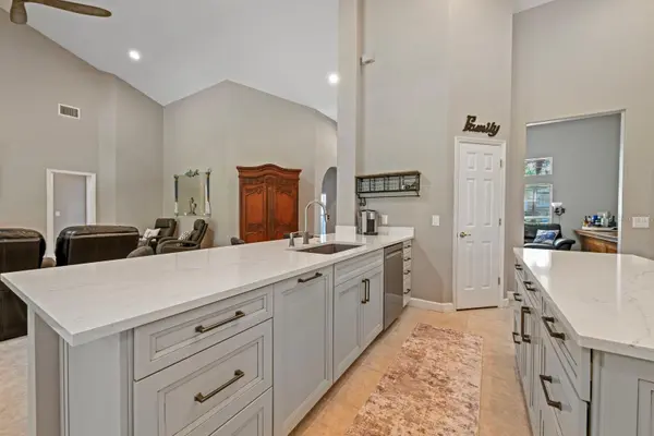 5039 GREENBRIAR TRL, Mount Dora, FL 32757
